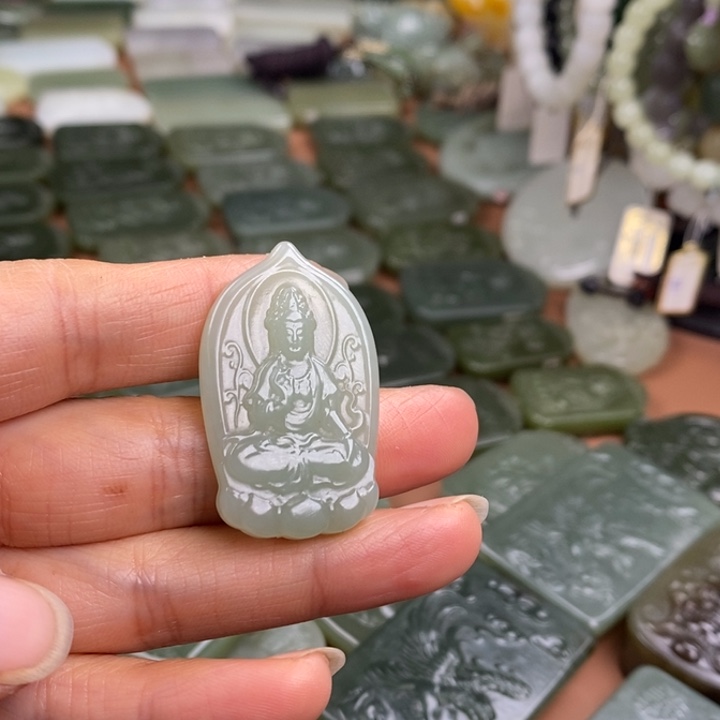 和田玉未镶嵌颈饰