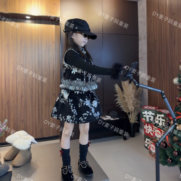 MZ.儿童年款复古盘扣国风时髦洋气马甲裙子套装Q500