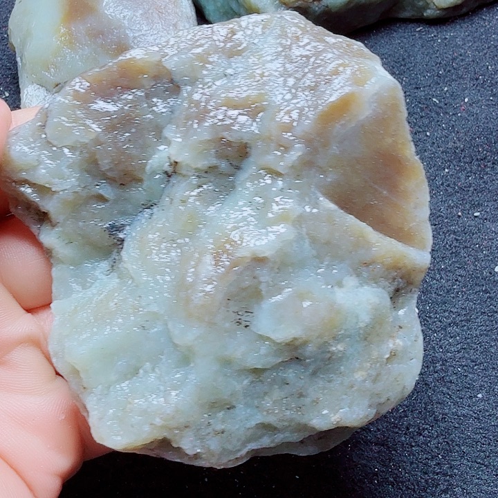 未镶嵌和田玉（糖玉）珠宝半成品