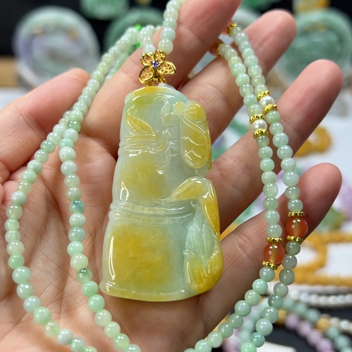 颈饰未镶嵌翡翠吊坠