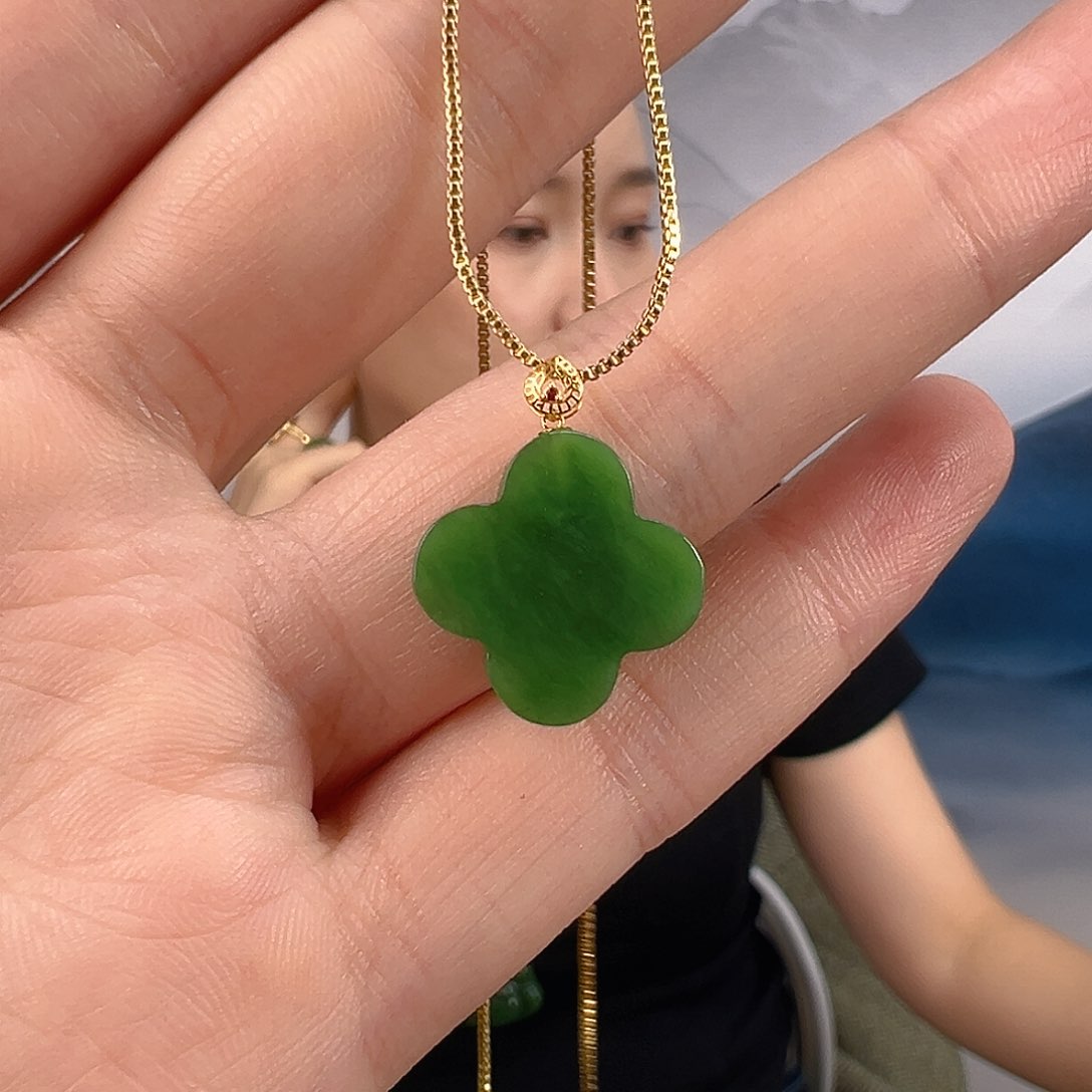 和田玉（碧玉）18K金镶嵌颈饰