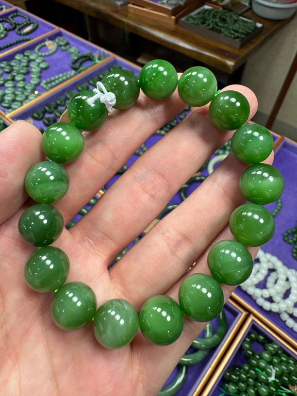 和田玉碧玉俄料手串12mm