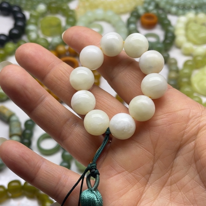 蛇纹石玉手串未镶嵌