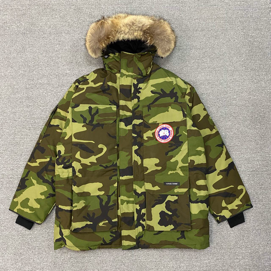 未使用 CANADA GOOSE 远征羽绒服/军绿色/L码/13094