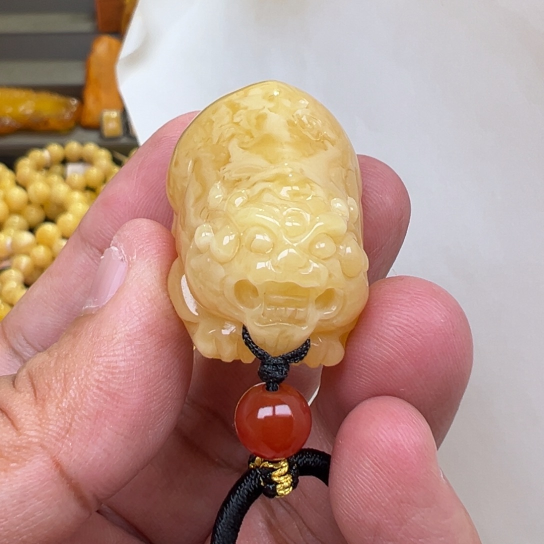 蜜蜡未镶嵌珠宝奇石12.4克