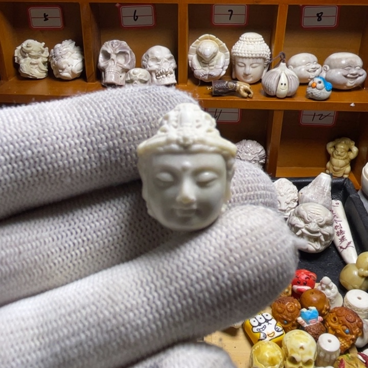 非金属皮质配饰鹿角雕刻菩萨