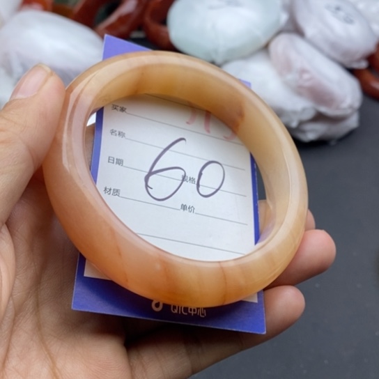 石英质玉未镶嵌手镯