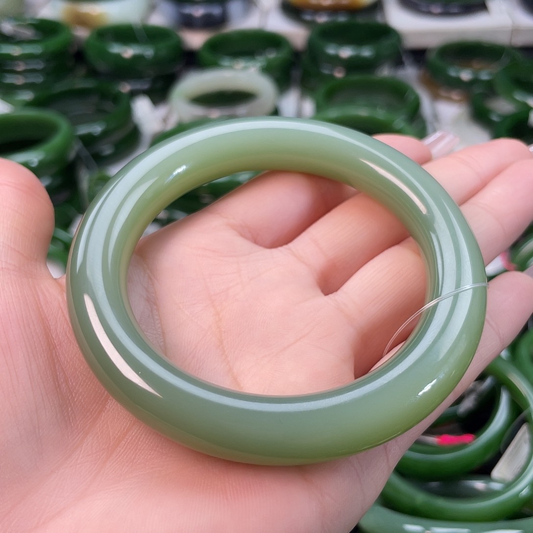 和田玉（碧玉）手镯未镶嵌