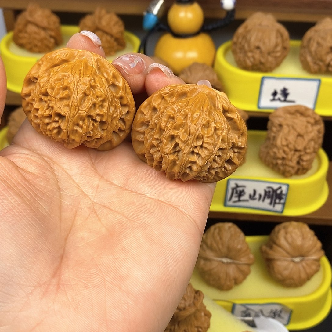 核桃二*宫灯 文玩/木作/... 文玩把件/