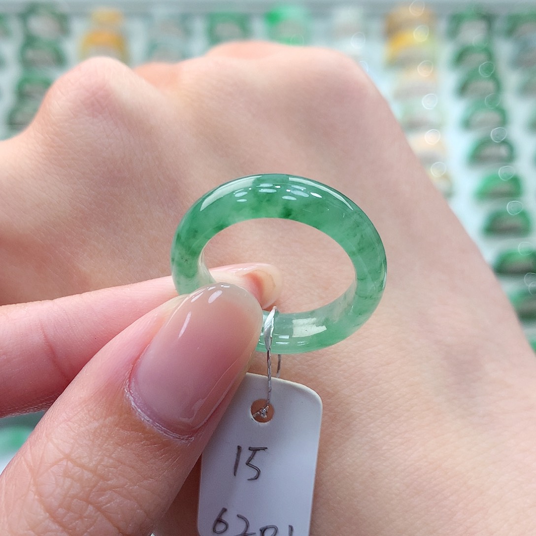 翡翠戒指未镶嵌15号