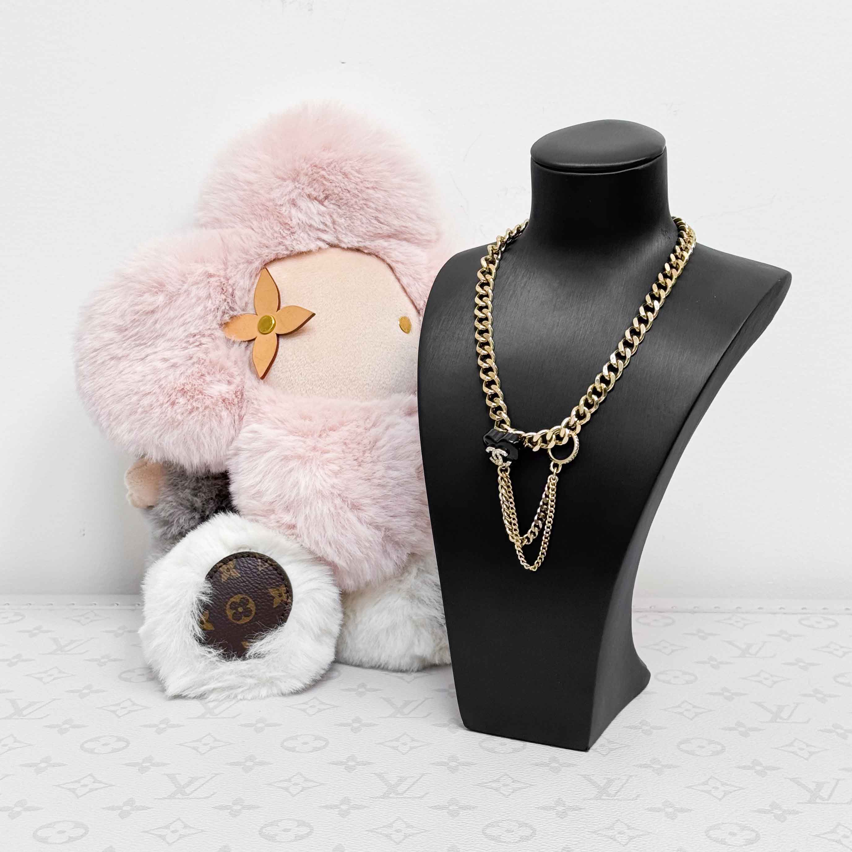 99新 Chanel/香奈儿 黑金爱心链条吊坠项链，choker 