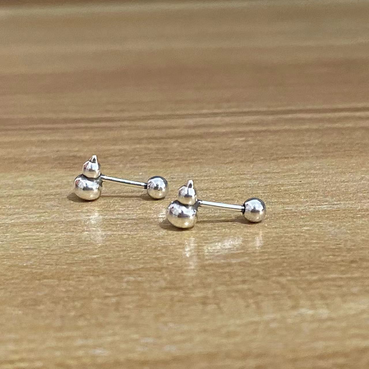 鸿聚隆 925银耳饰 A094小众ins风迷你小葫芦银耳钉