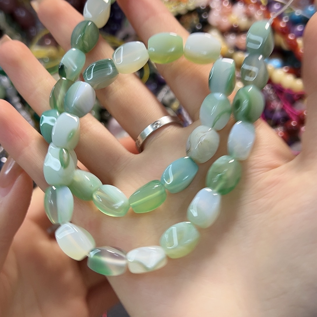 玛瑙/玉髓未镶嵌珠宝半成品绿玛瑙扭扭珠一条