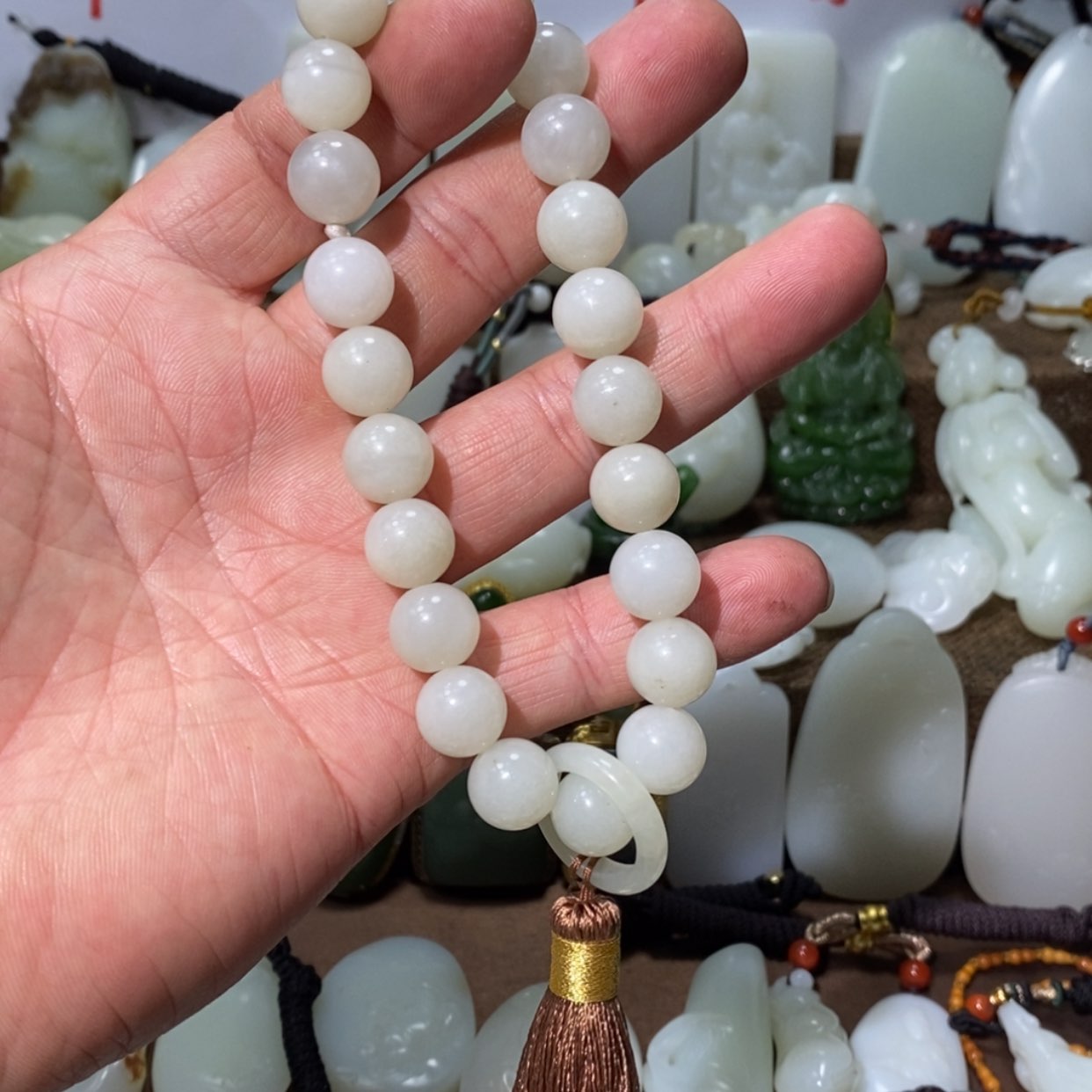 【闪购商品】和田玉吊坠(赠链)未镶嵌