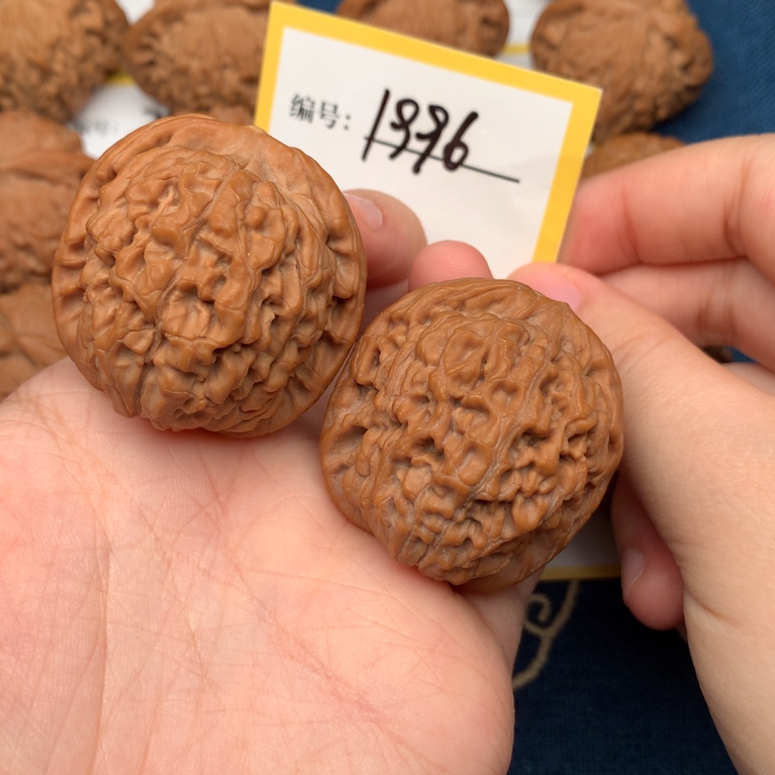 文玩核桃把件38莲花 1996