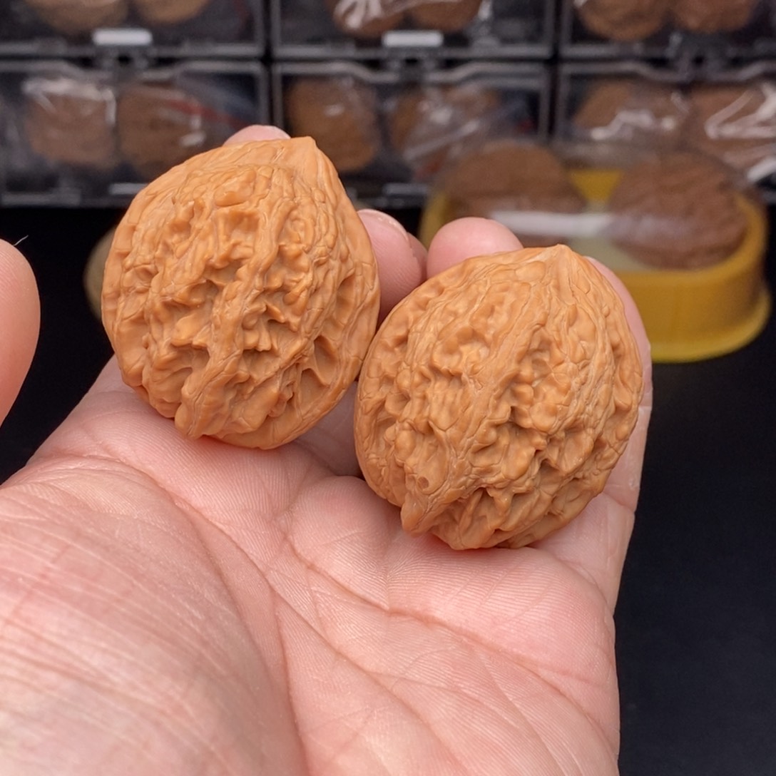 核桃把件 37左右全品