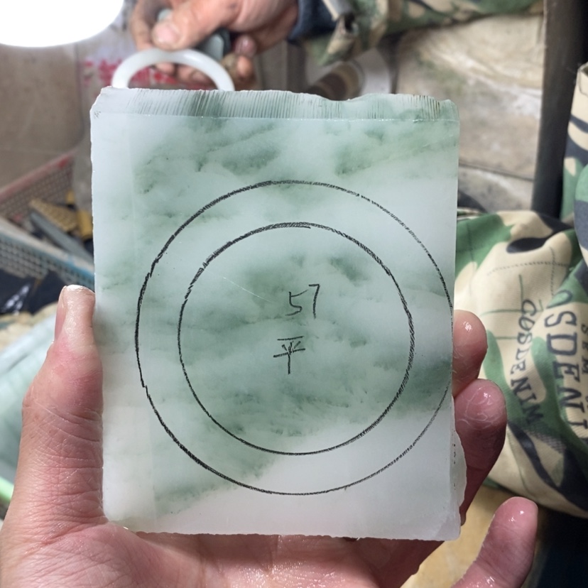 【闪购商品】石英质玉（天山翠）手镯未镶嵌健****奶定制手镯