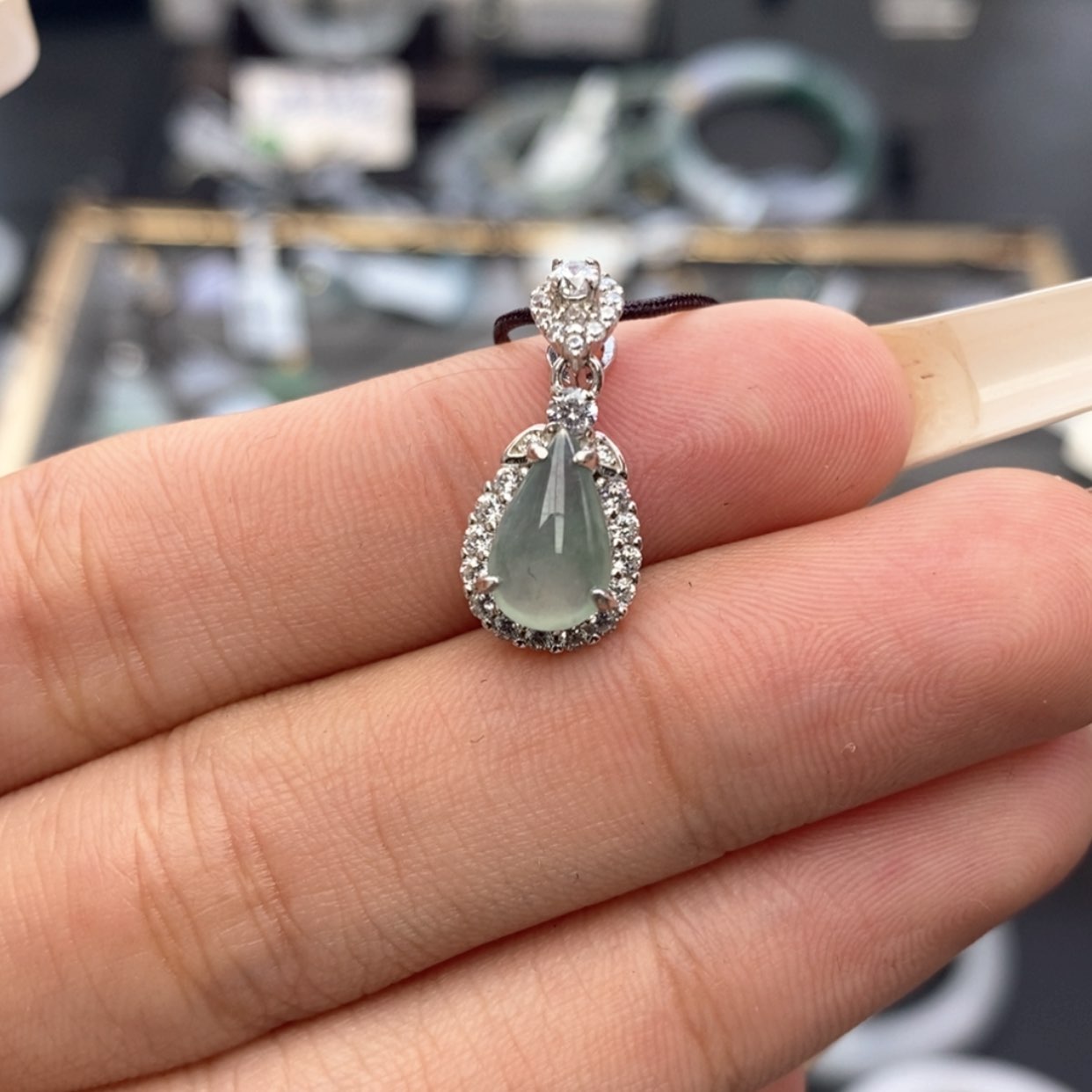 【闪购商品】颈饰银S925镶嵌翡翠