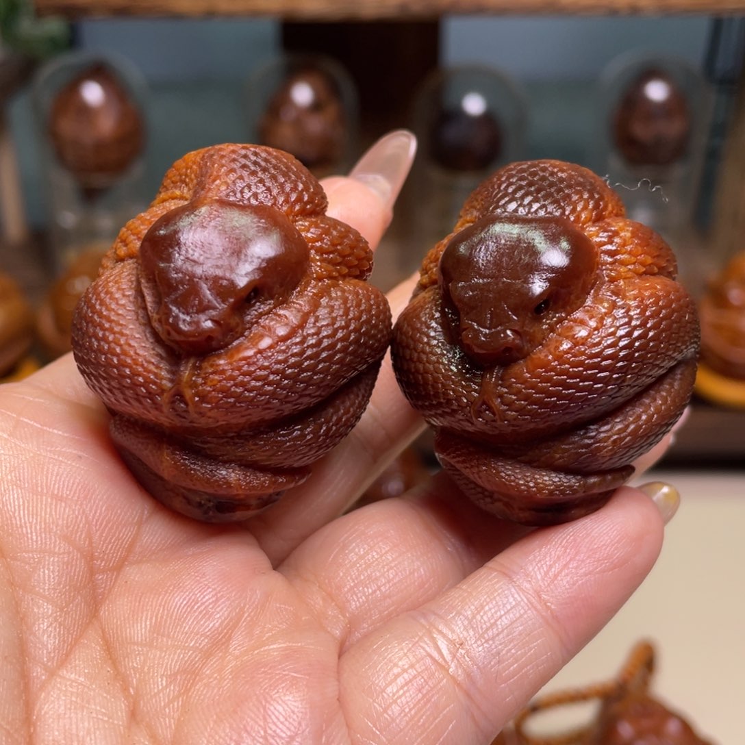 佛螺菩提吊坠玉华蛇一对 