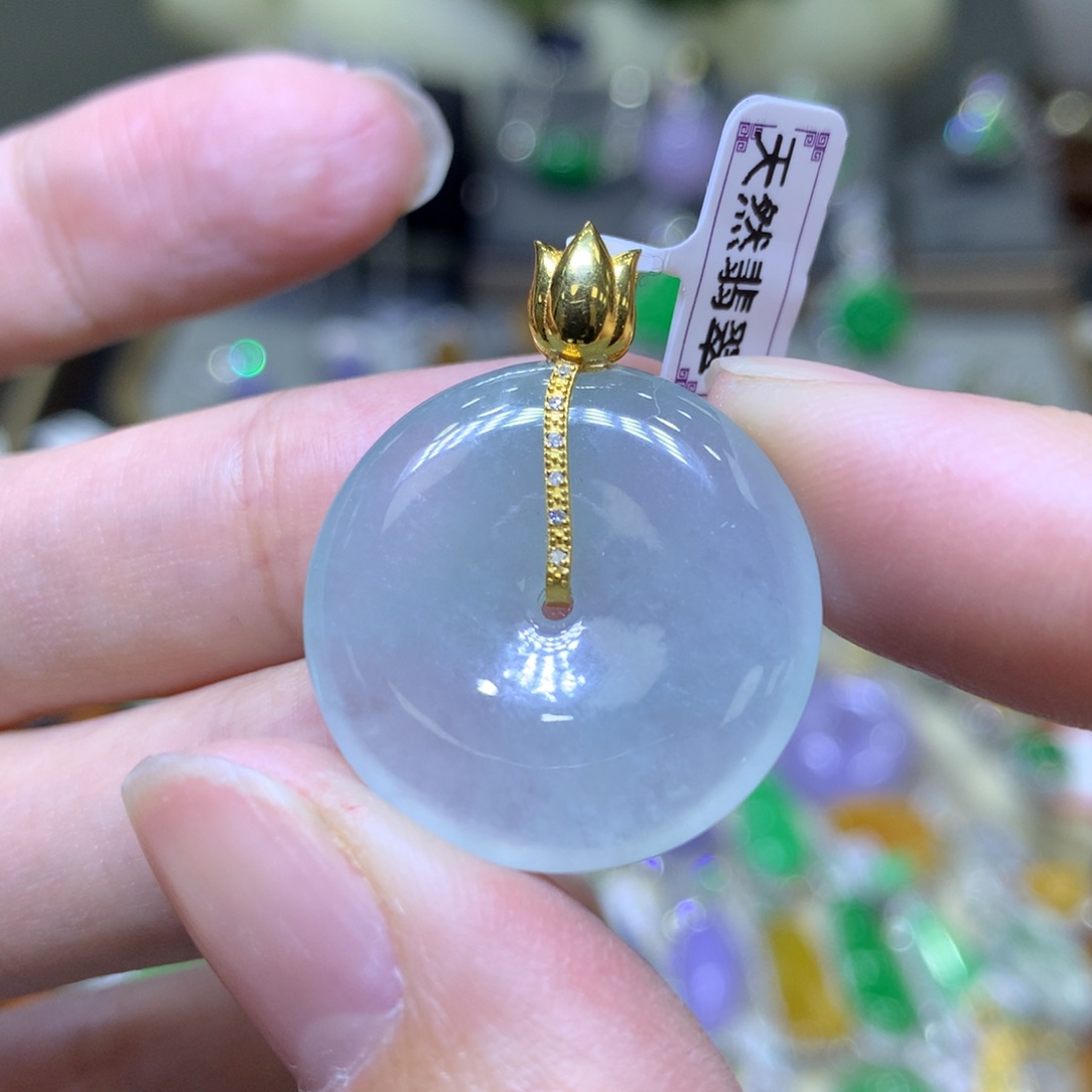 翡翠颈饰18K金镶嵌翡翠吊坠项链