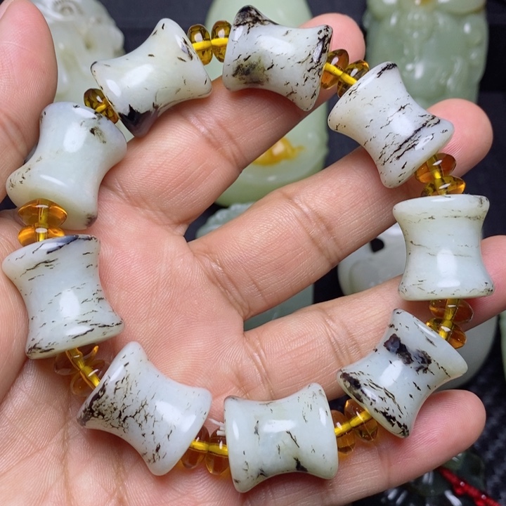 和田玉颈饰未镶嵌