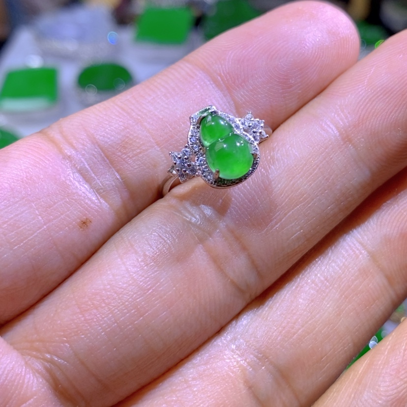 【闪购商品】翡翠挂件银S925镶嵌天然翡翠