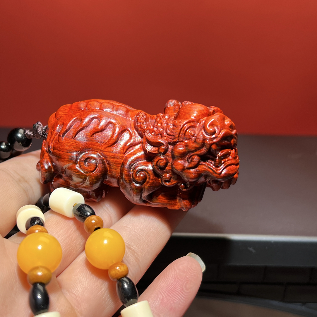 小叶紫檀（招财貔貅）车挂，手把件