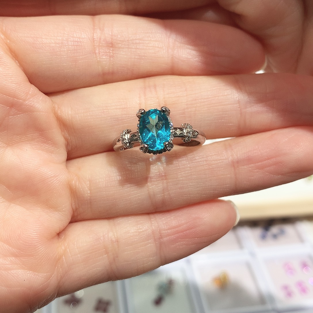 银S925镶嵌托帕石戒指