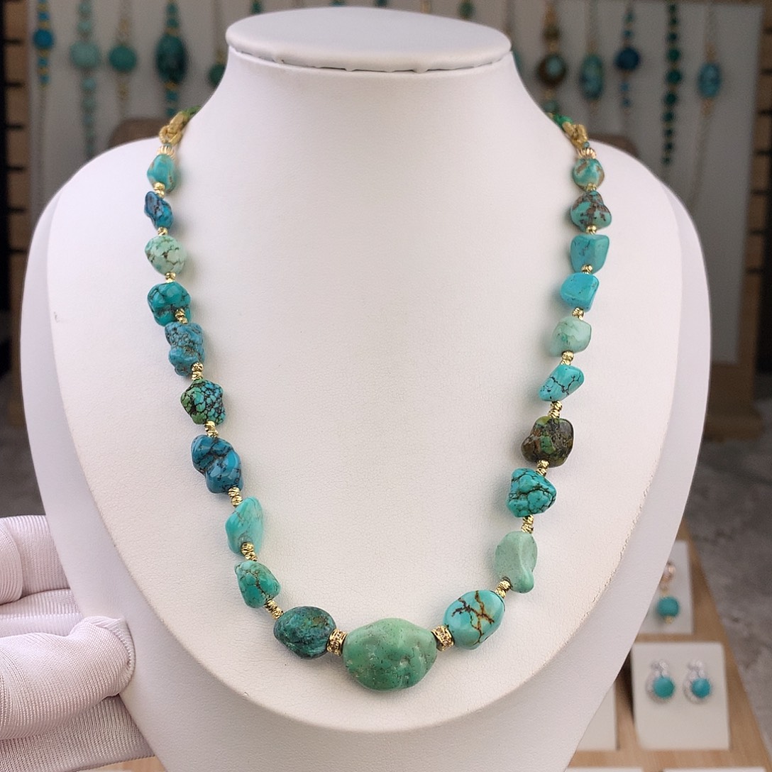 绿松石未镶嵌颈饰