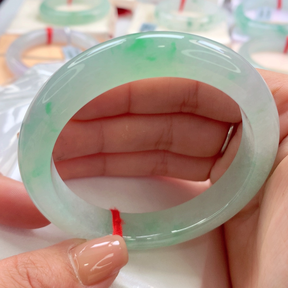 翡翠手镯未镶嵌师妹冰飘翠