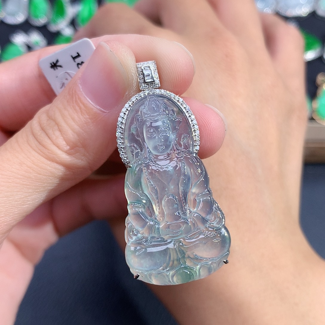 翡翠18K金镶嵌颈饰