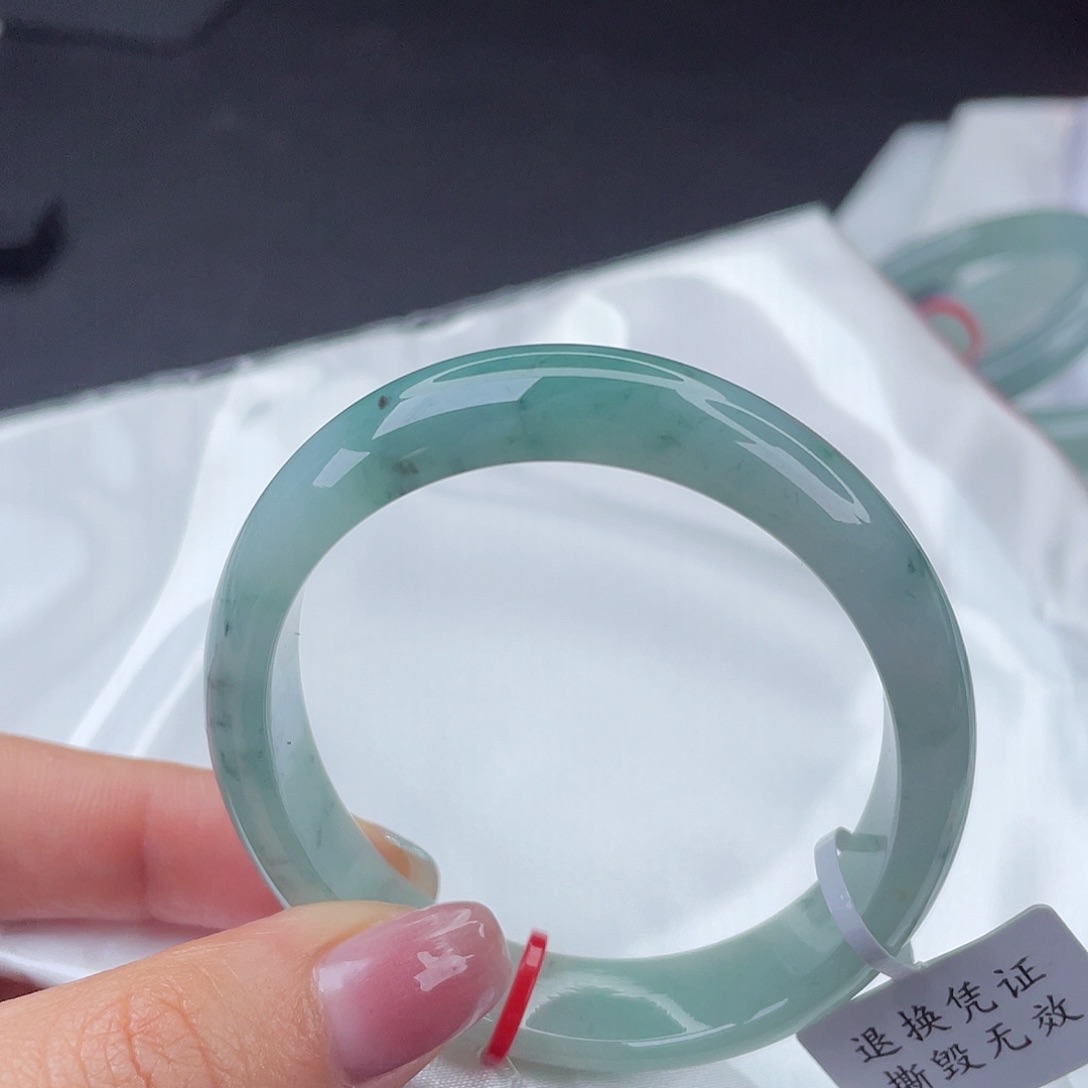 翡翠未镶嵌手镯54贵妃