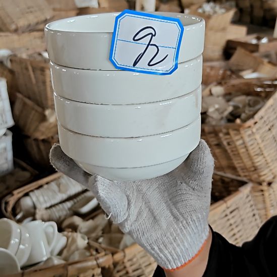 陶瓷盘子碗啥都有