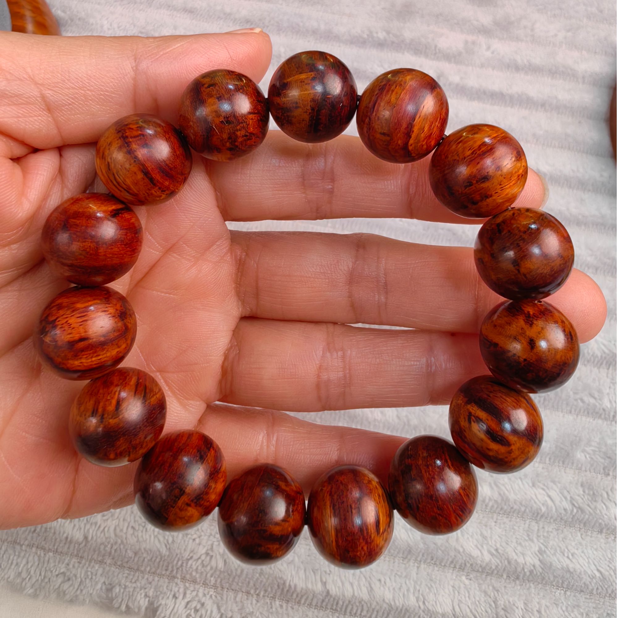 1.5芝麻纹紫油梨海南黄花梨手串多样性发一