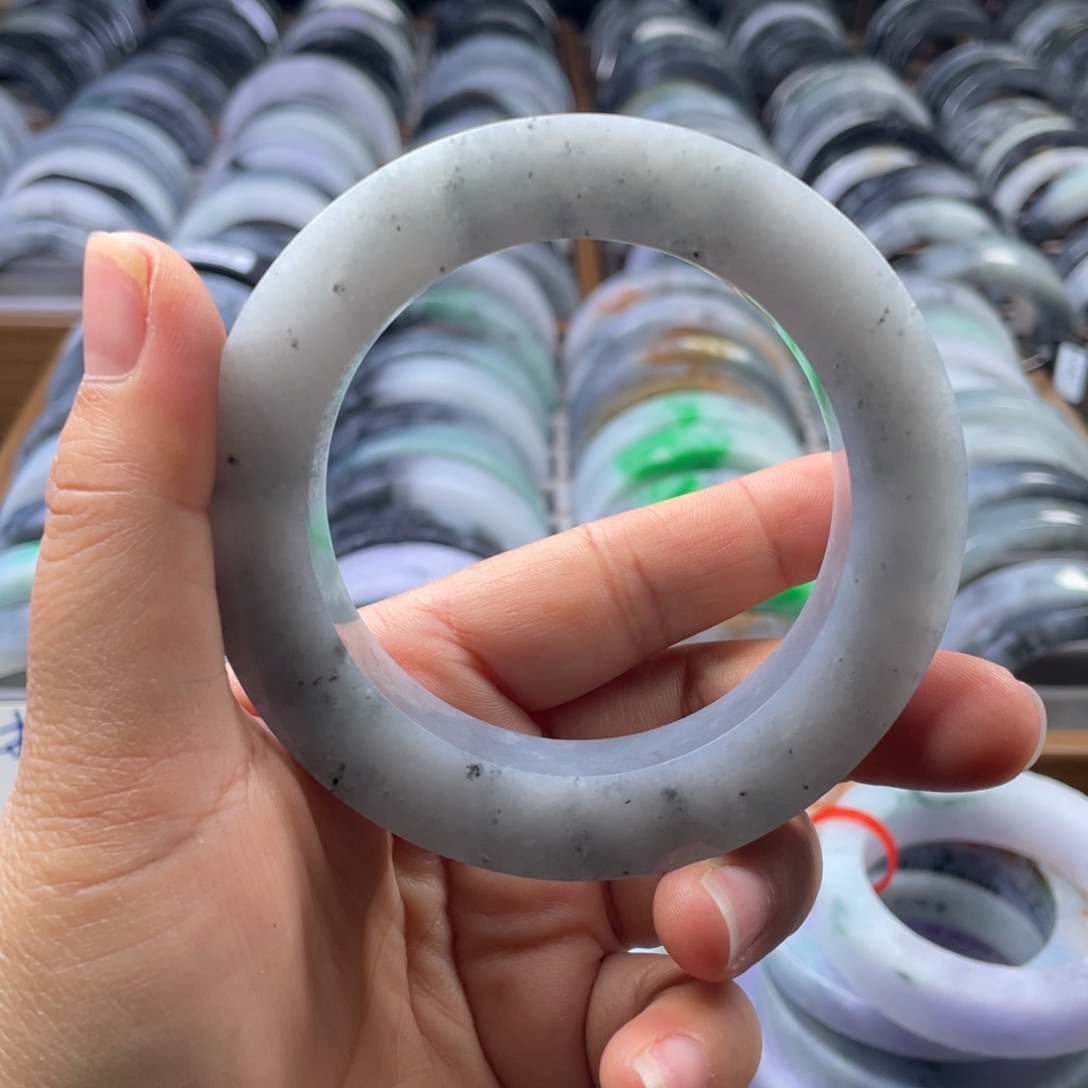 定制翡翠未镶嵌翡翠手镯