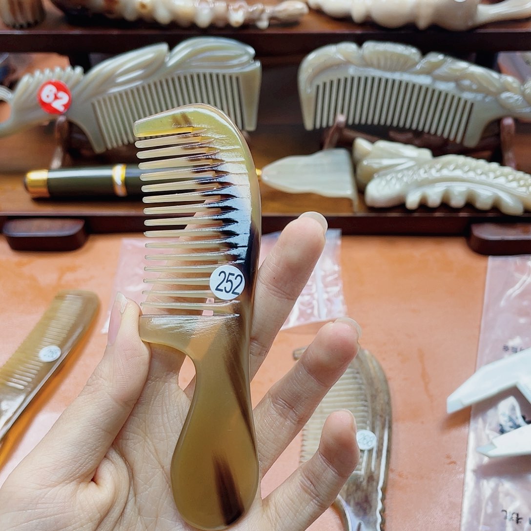 纯手工制作牛角梳252