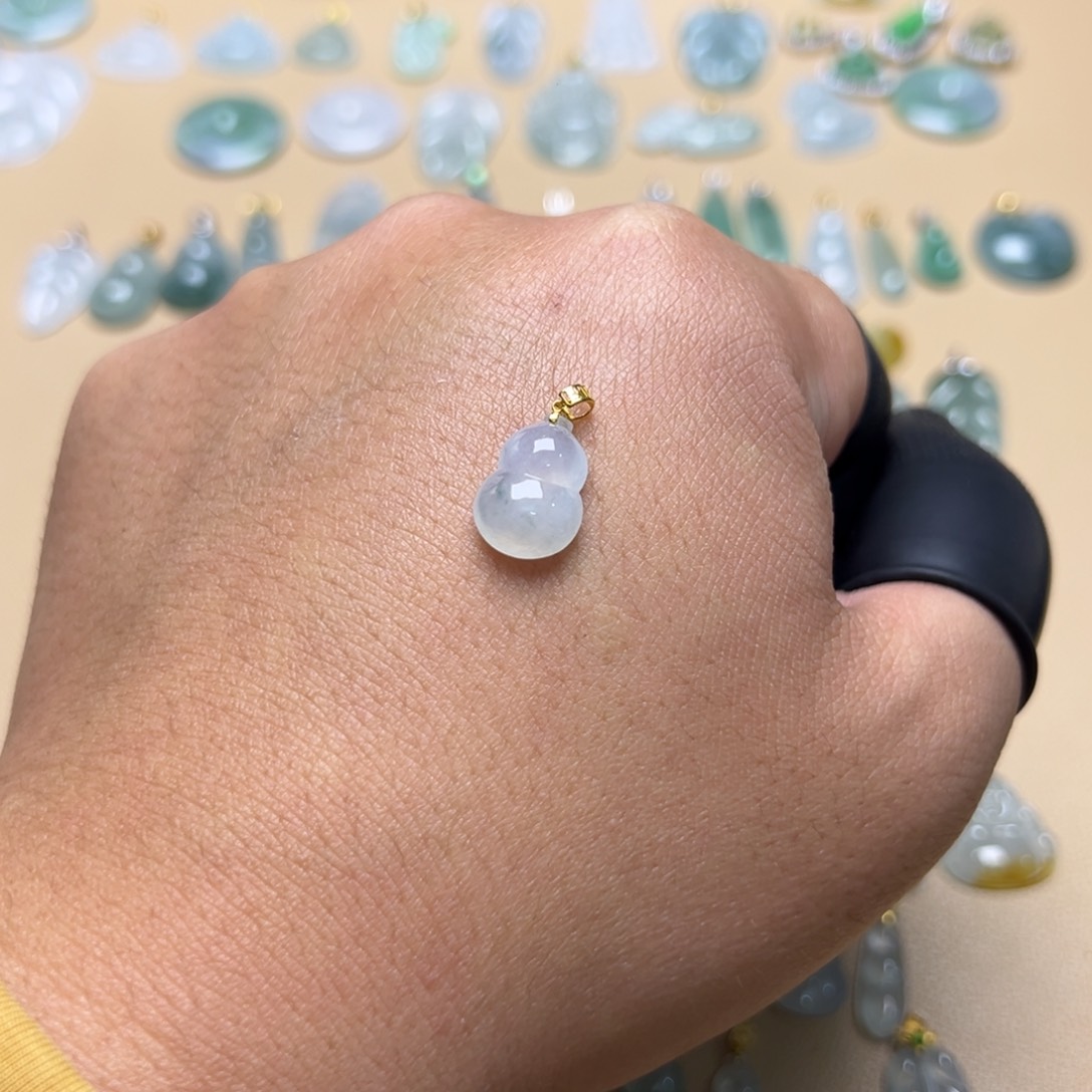 翡翠颈饰18K金镶嵌葫芦