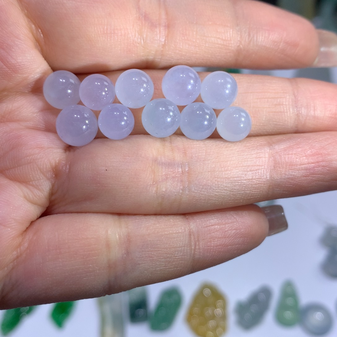 翡翠颈饰未镶嵌珠子