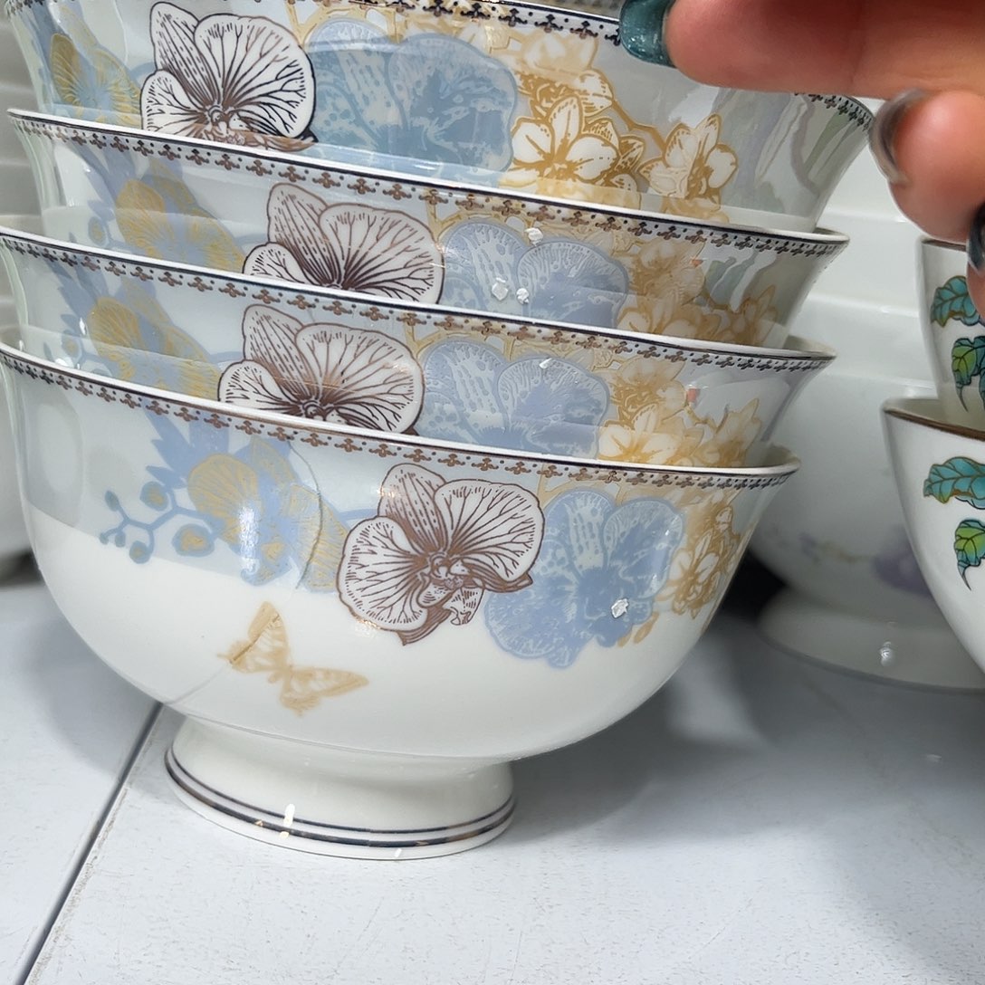 瓷片蝴蝶六寸面碗四个微瑕