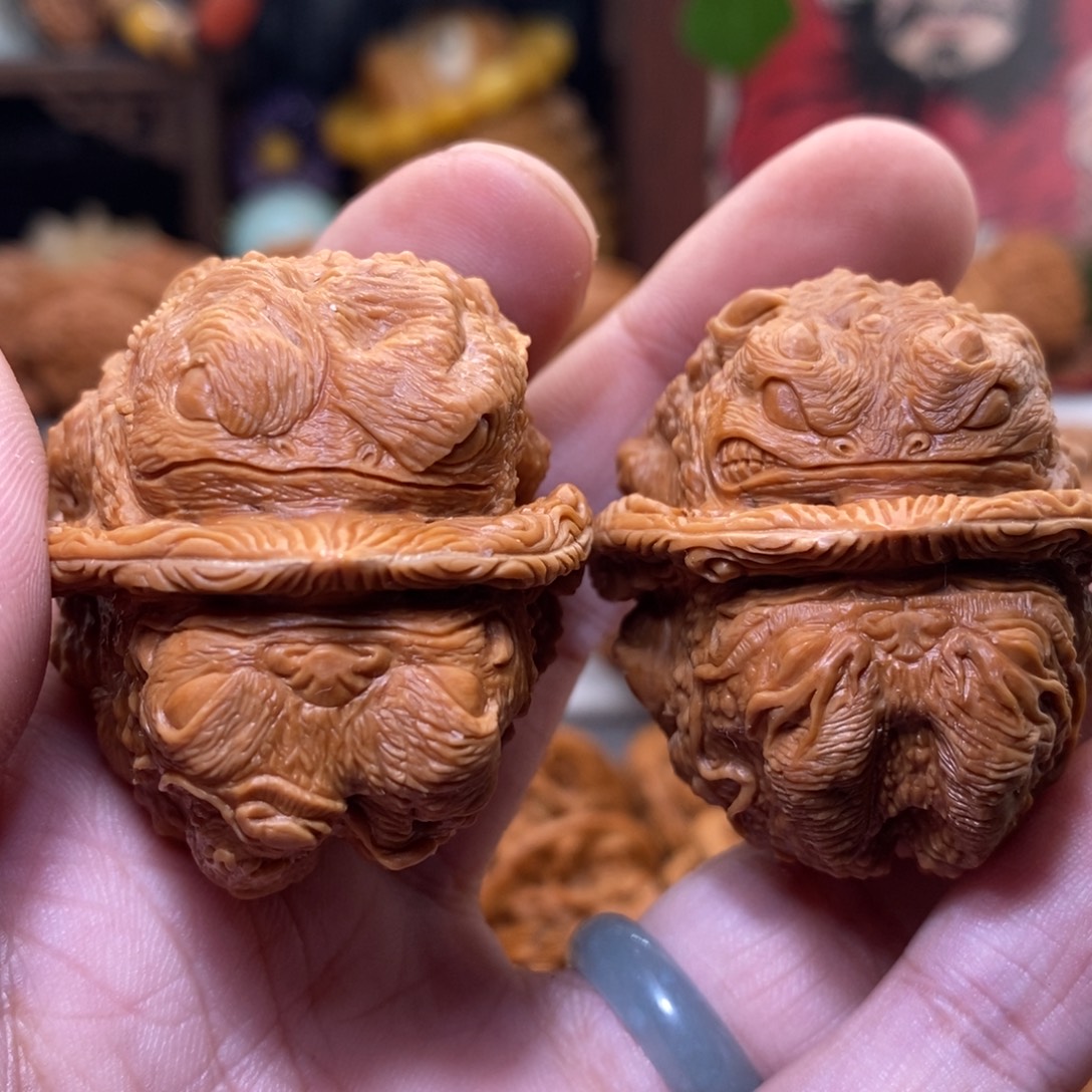 把件文玩核桃纯手工雕刻四面金蟾