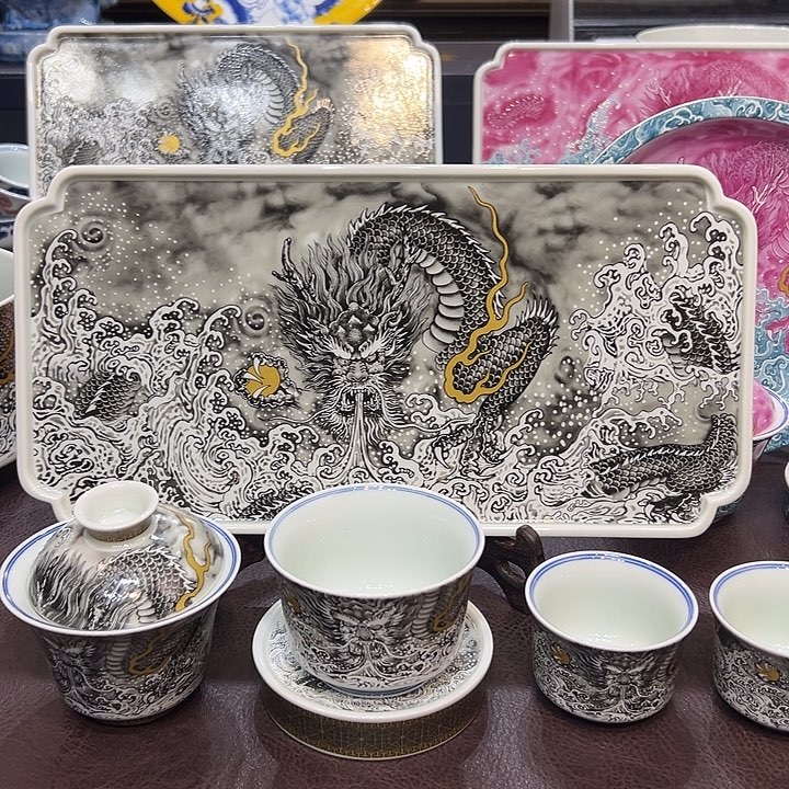 摆件景德镇陶瓷研究所工作多年在