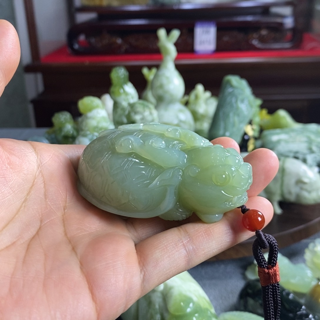 蛇纹石玉手把件未镶嵌旺***圳