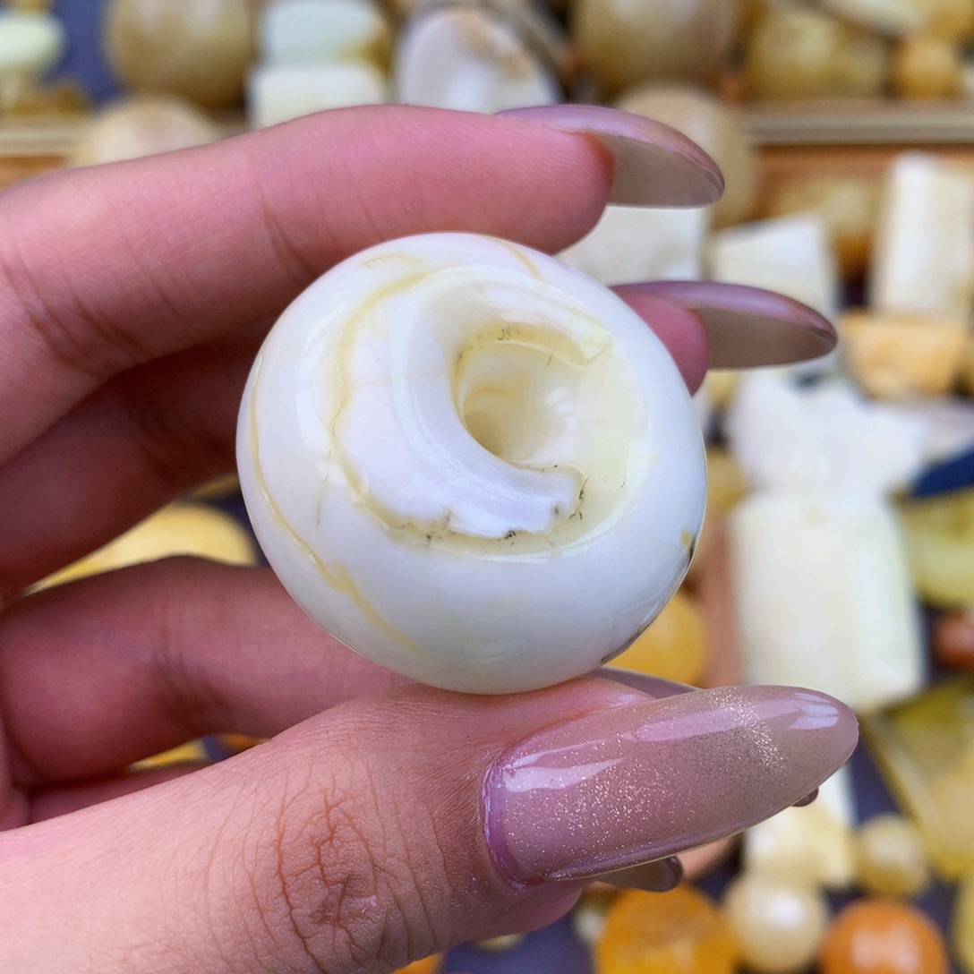 琥珀未镶嵌珠宝奇石34.5 粉