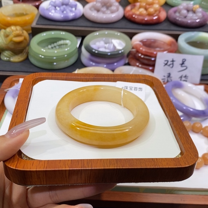 石英质玉未镶嵌手镯56加