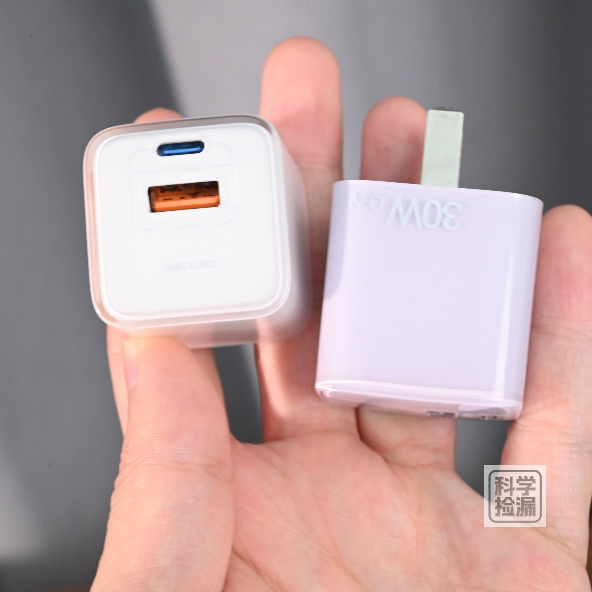 准新品  飞毛腿大冰块适用苹果15/16充电器双口快充30W氮化镓