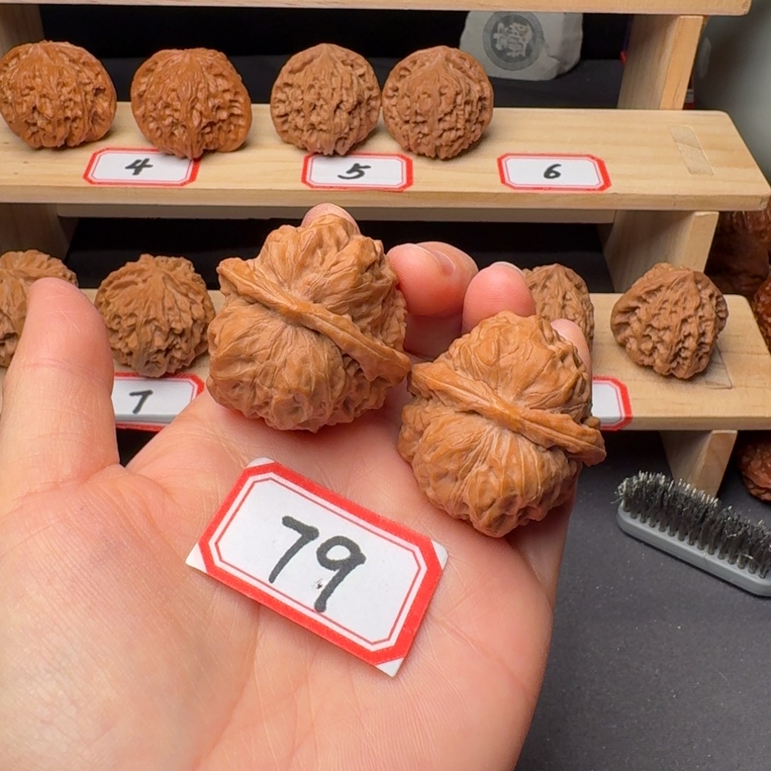 m***z文玩核桃把件蛤蟆头38尺