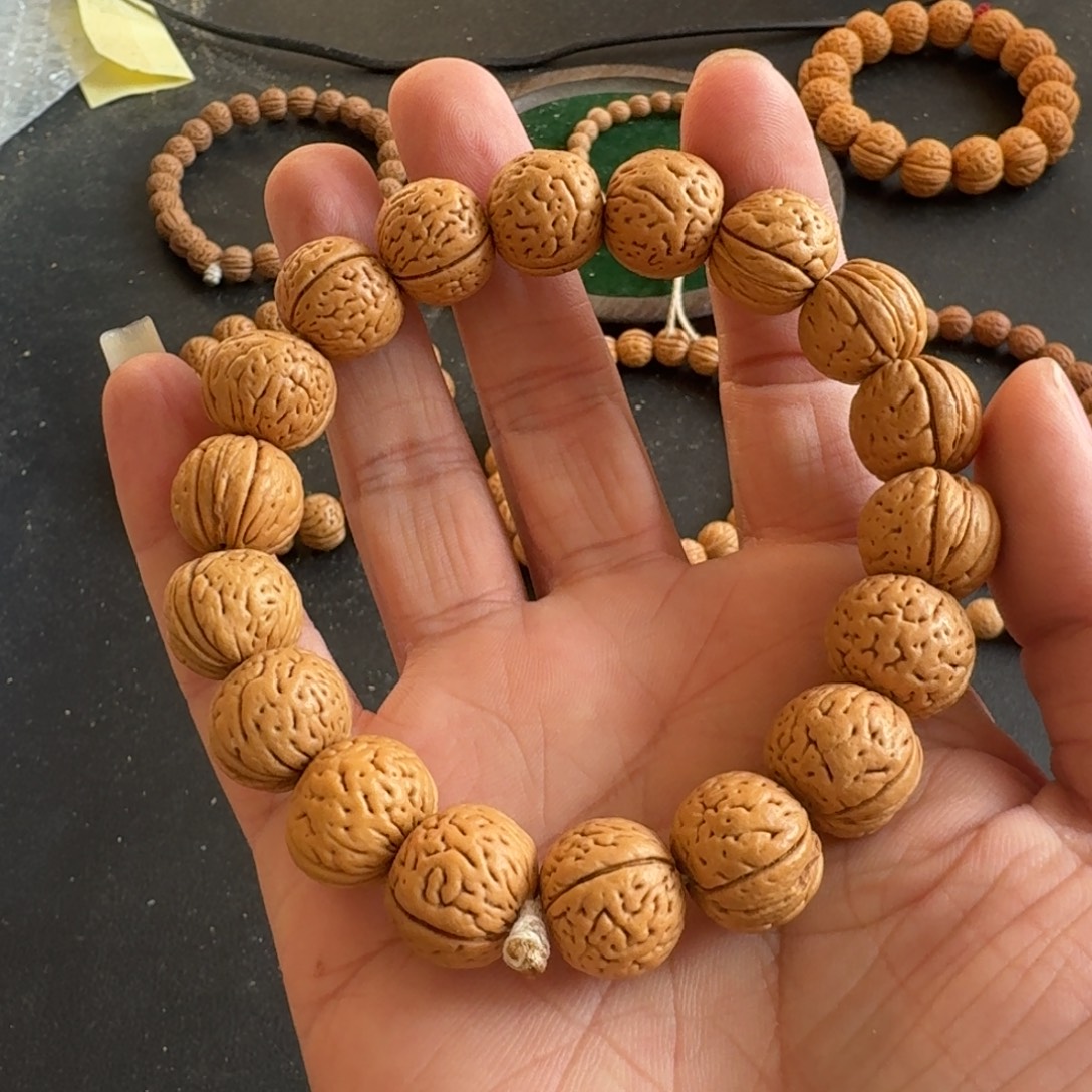 Y***Q小桃核手串30手串