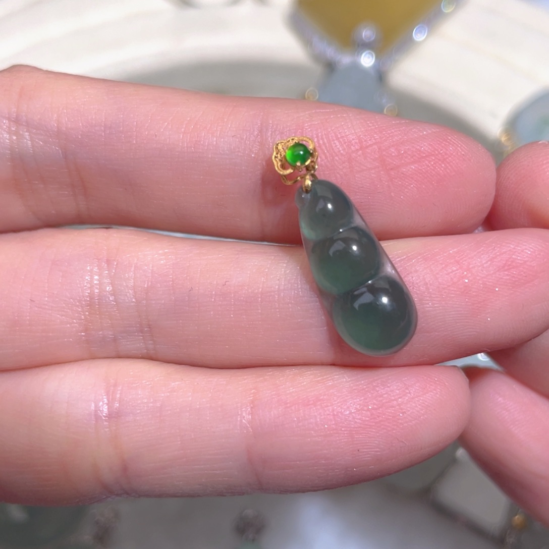 翡翠颈饰18K金镶嵌翡翠