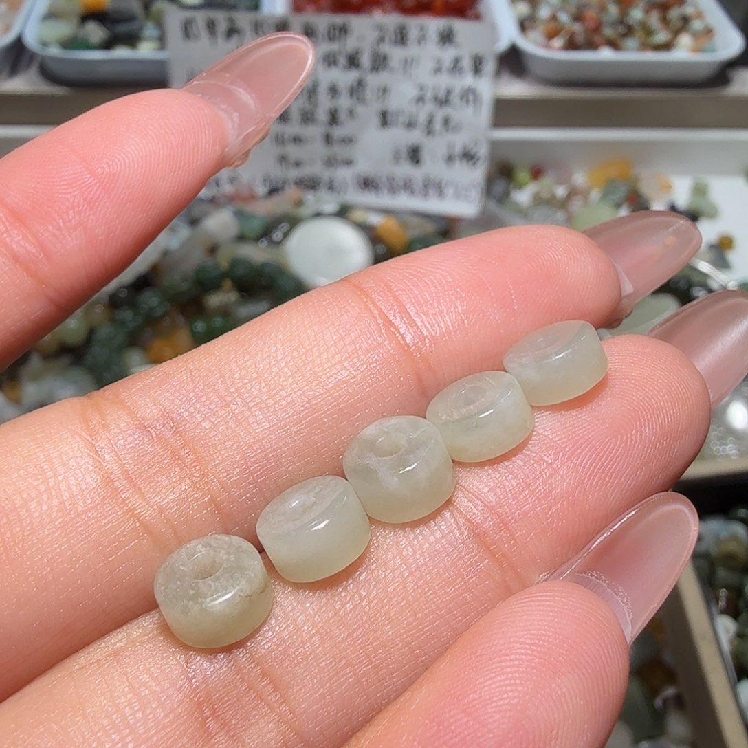 和田玉未镶嵌珠宝奇石