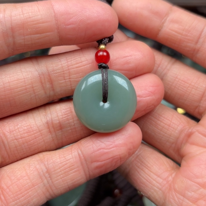 和田玉吊坠未镶嵌